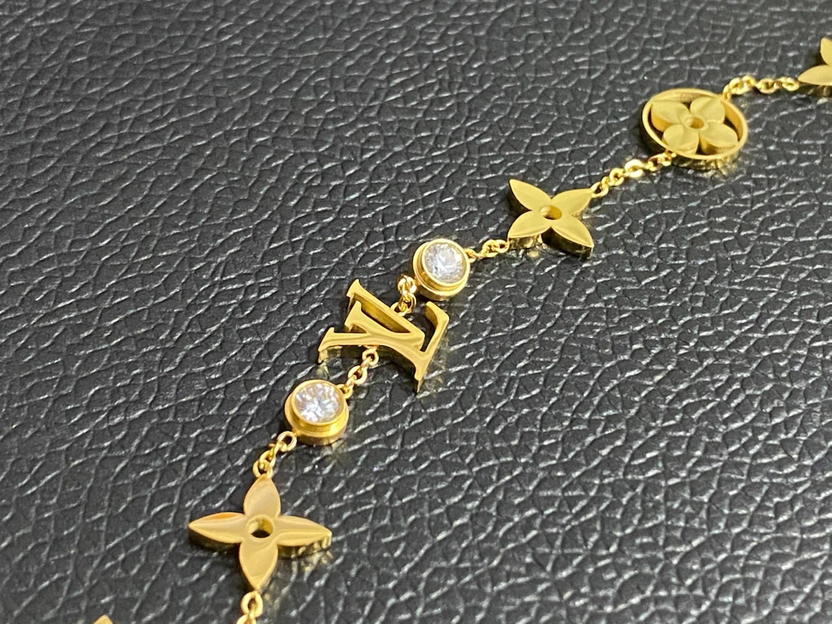 Gold-Tone Charm Bracelet - photo 4