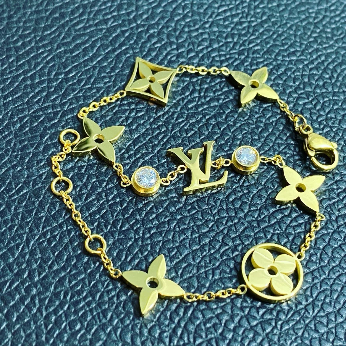 Gold-Tone Charm Bracelet - photo 5