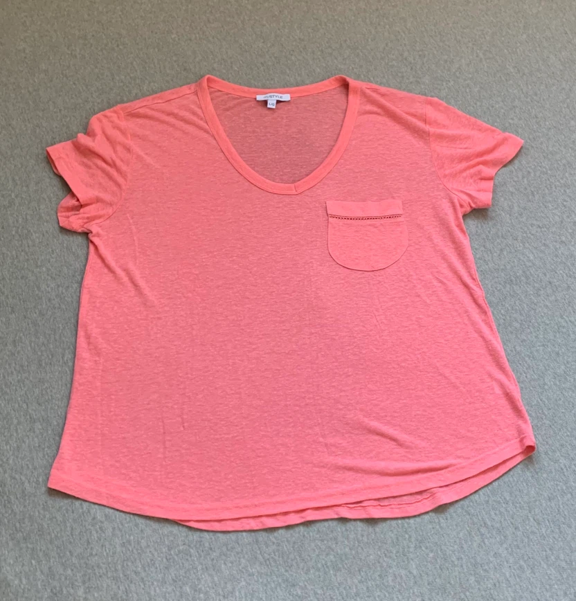 Coral V-Neck T-Shirt 35% Linen - Ladies Size Large