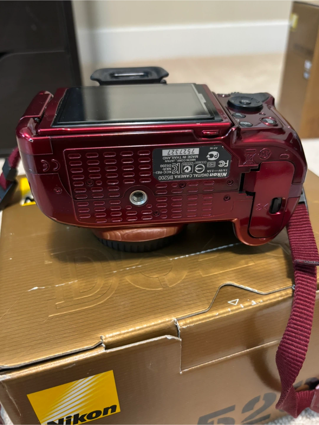 Nikon D5200 DSLR Camera + 18-105mm VR Lens – Red - photo 3
