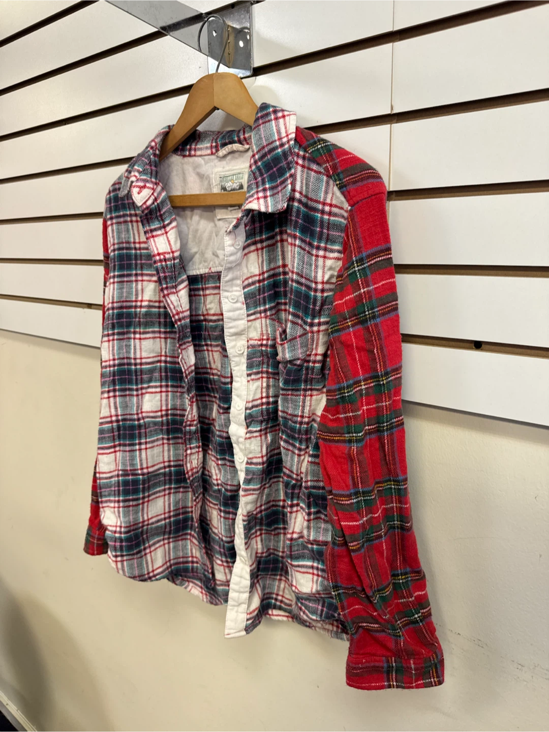 American Eagle Plaid Button-Down Shirt - photo 3