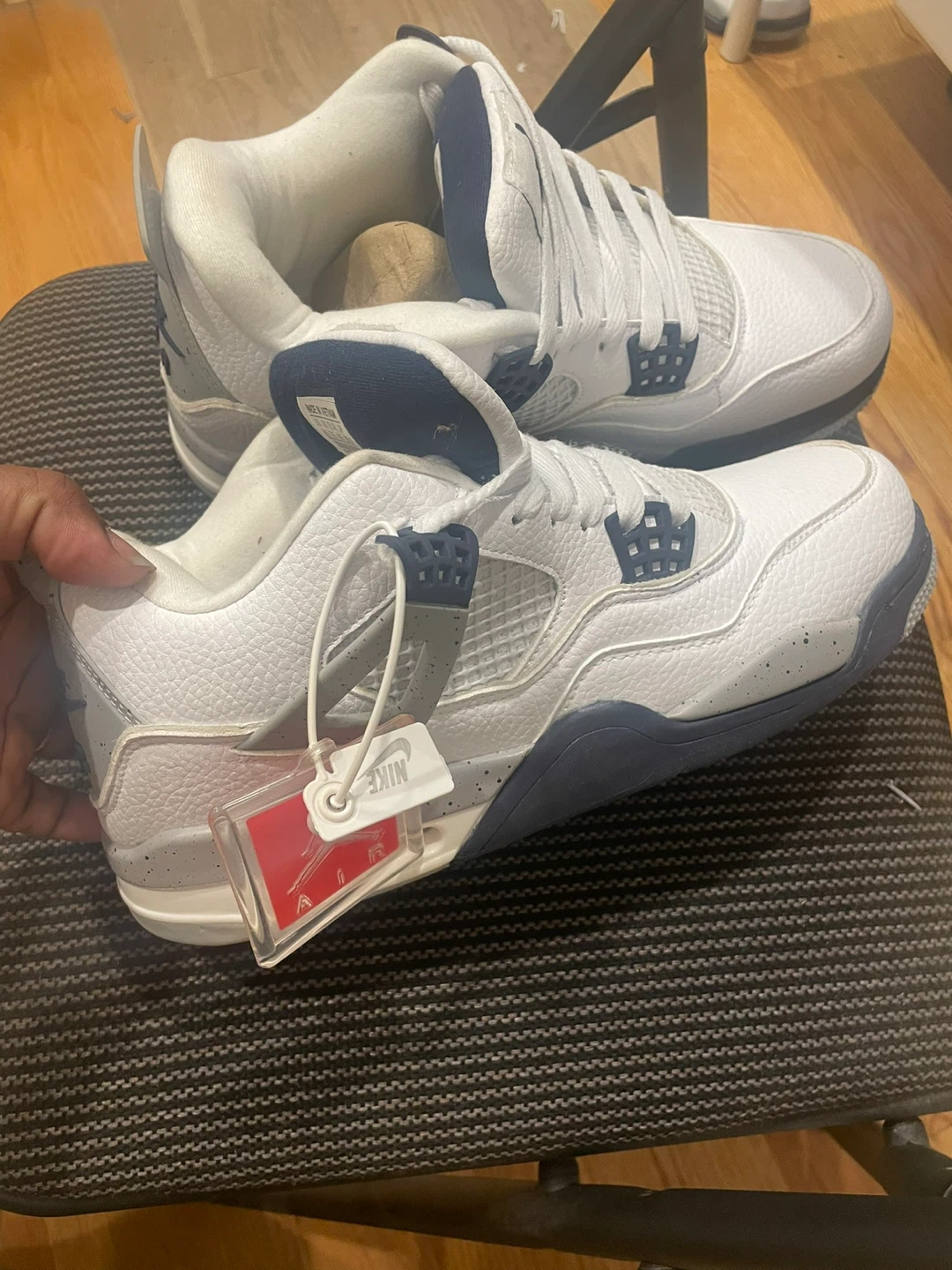 Nike Jordan 4 Retro Sneakers White/Navy Size 8.5