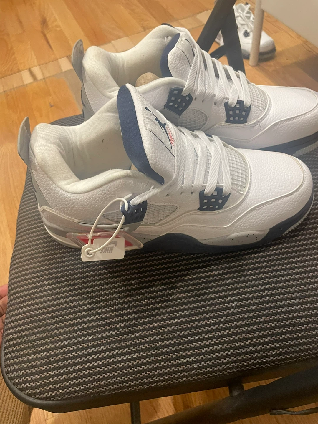 Nike Jordan 4 Retro Sneakers White/Navy Size 8.5 - photo 2