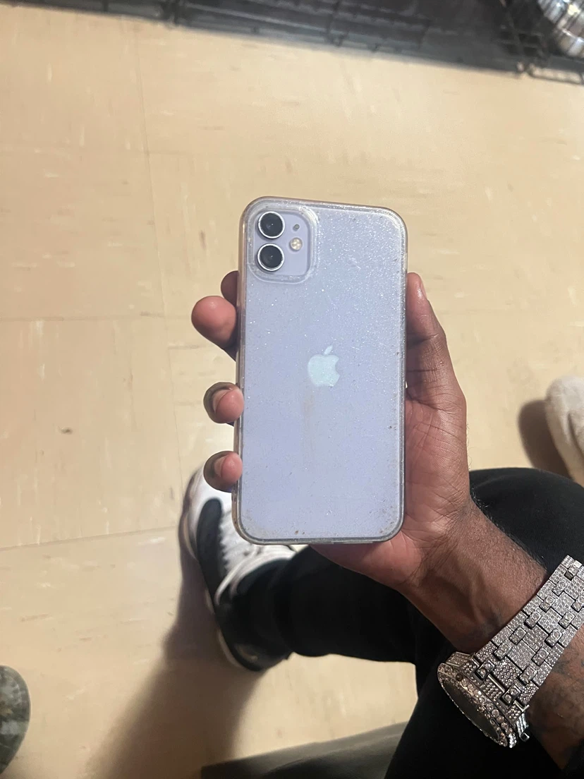 Apple iPhone 11 - photo 3