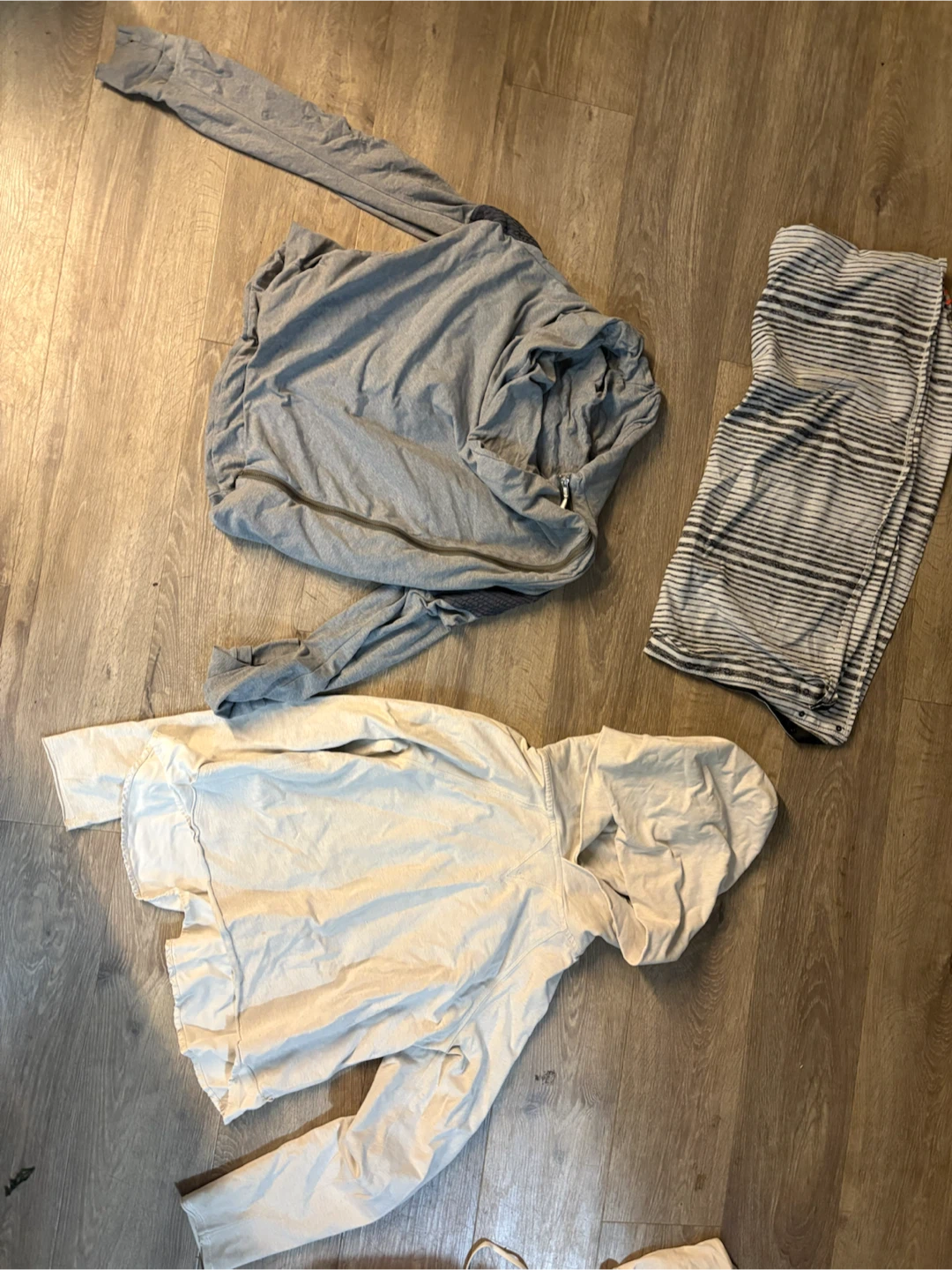 Lululemon women's clothing size 8