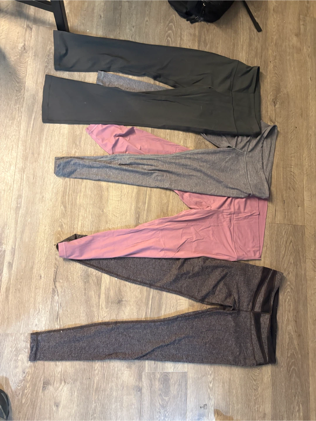 Lot of 4 Pairs of Lululemon Leggings