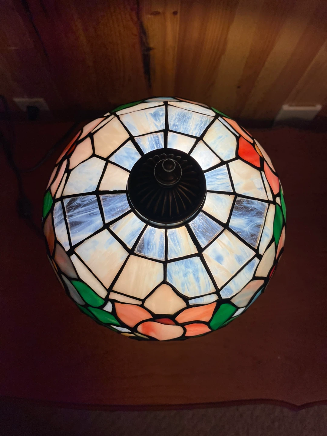 A beautiful Tiffany Style stained glass table lamp - photo 4