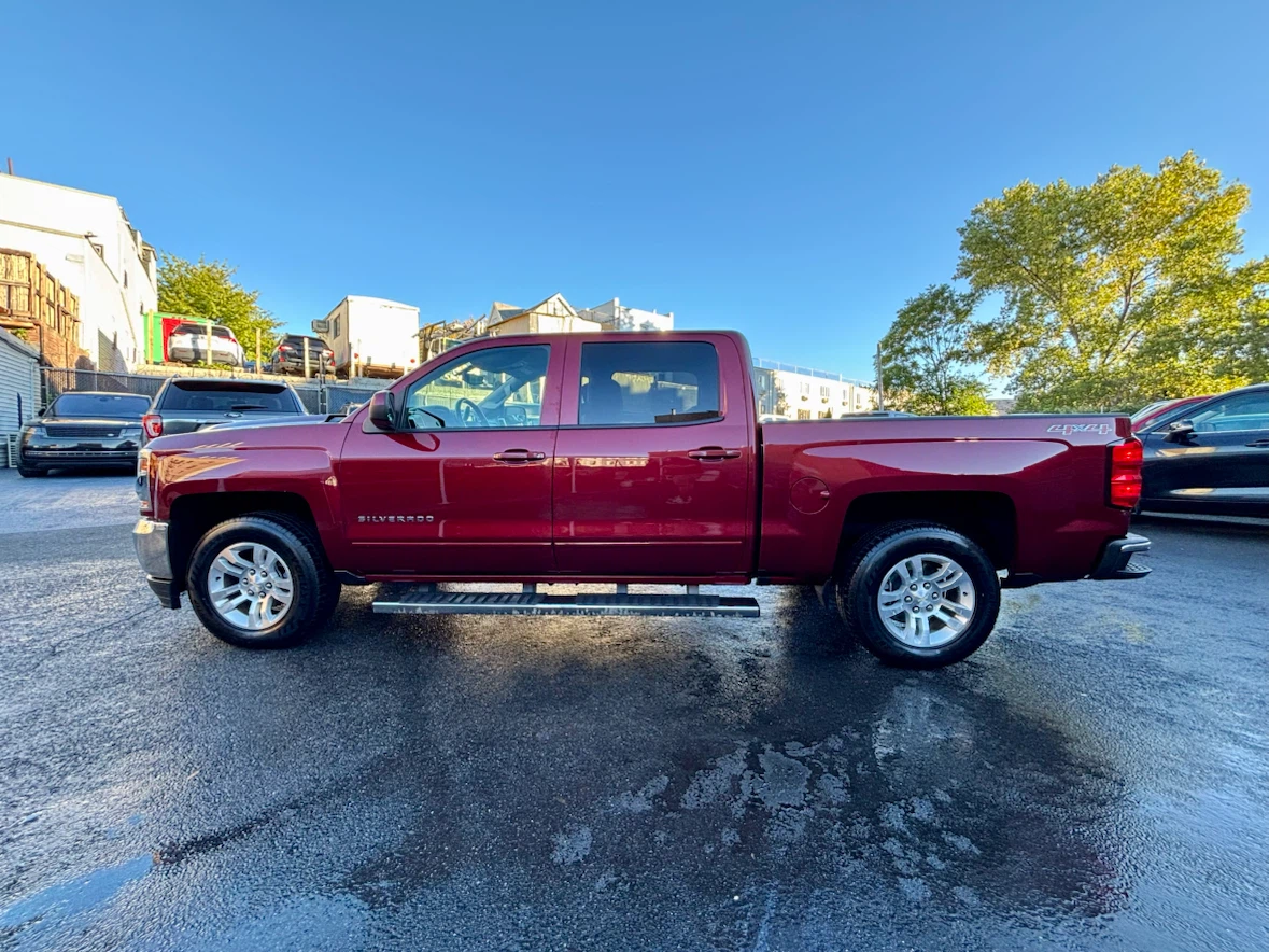 Chevrolet Silverado 4x4 Pickup Truck