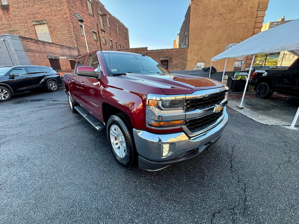 Chevrolet Silverado 4x4 Pickup Truck - photo 3