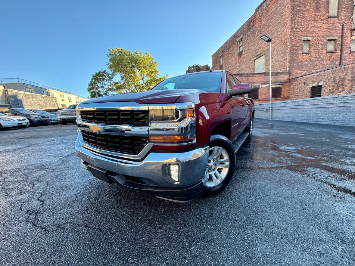 Chevrolet Silverado 4x4 Pickup Truck - photo 4