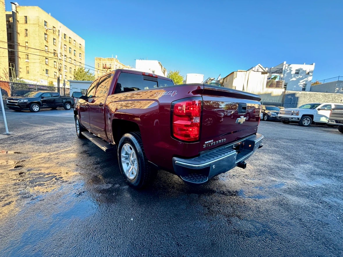 Chevrolet Silverado 4x4 Pickup Truck - photo 5