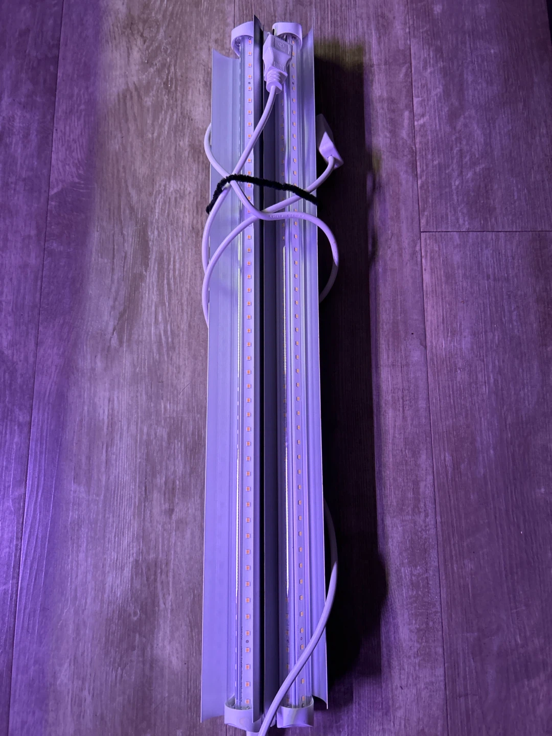 Barrina T8 LED Grow Light - photo 2