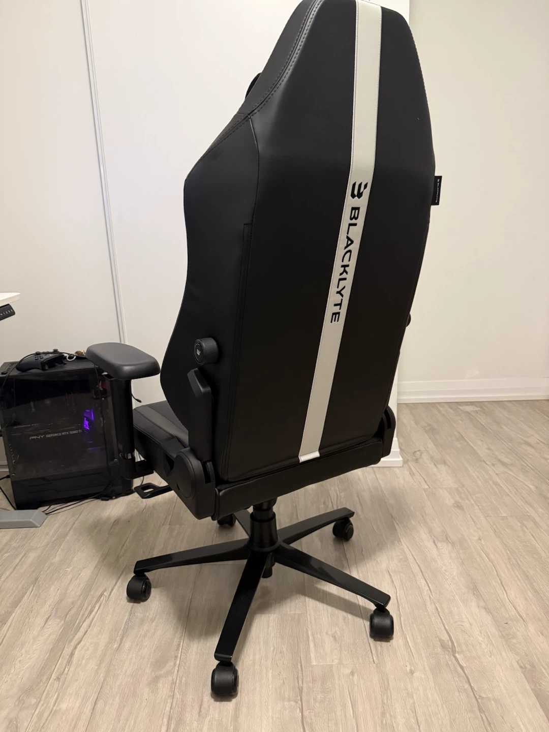 Blacklyte Athena Pro Gaming Chair - photo 2