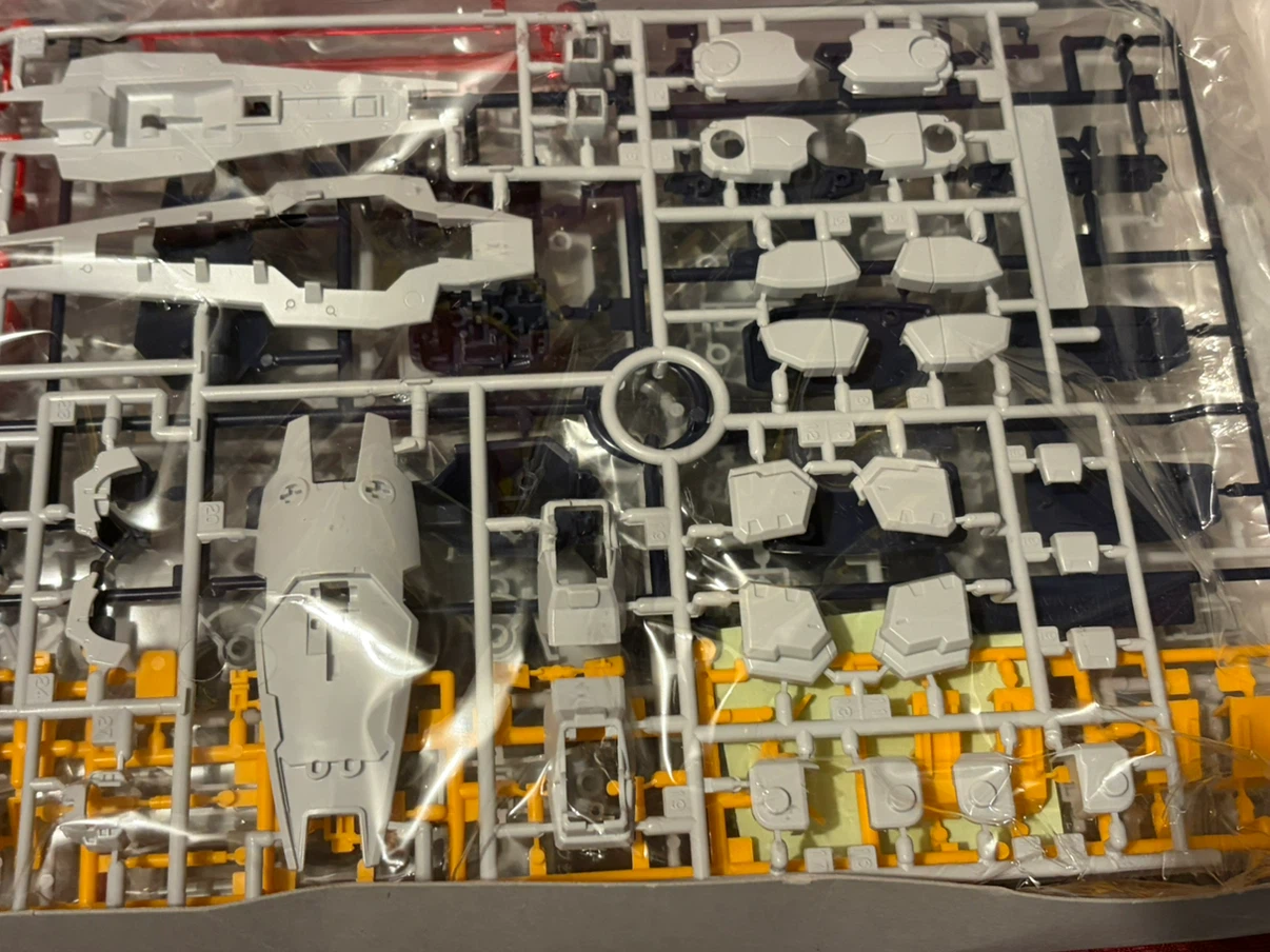 Bandai HG 1/144 RX-121-1 Gundam TR-1 Hazel Custom Model Kit - photo 5