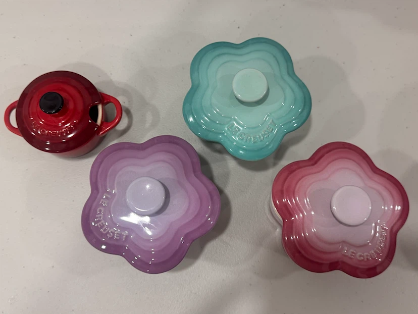 Le Creuset Flower Ramekin Set of 3 - photo 2