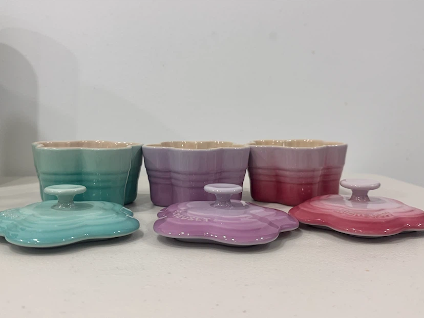Le Creuset Flower Ramekin Set of 3 - photo 3