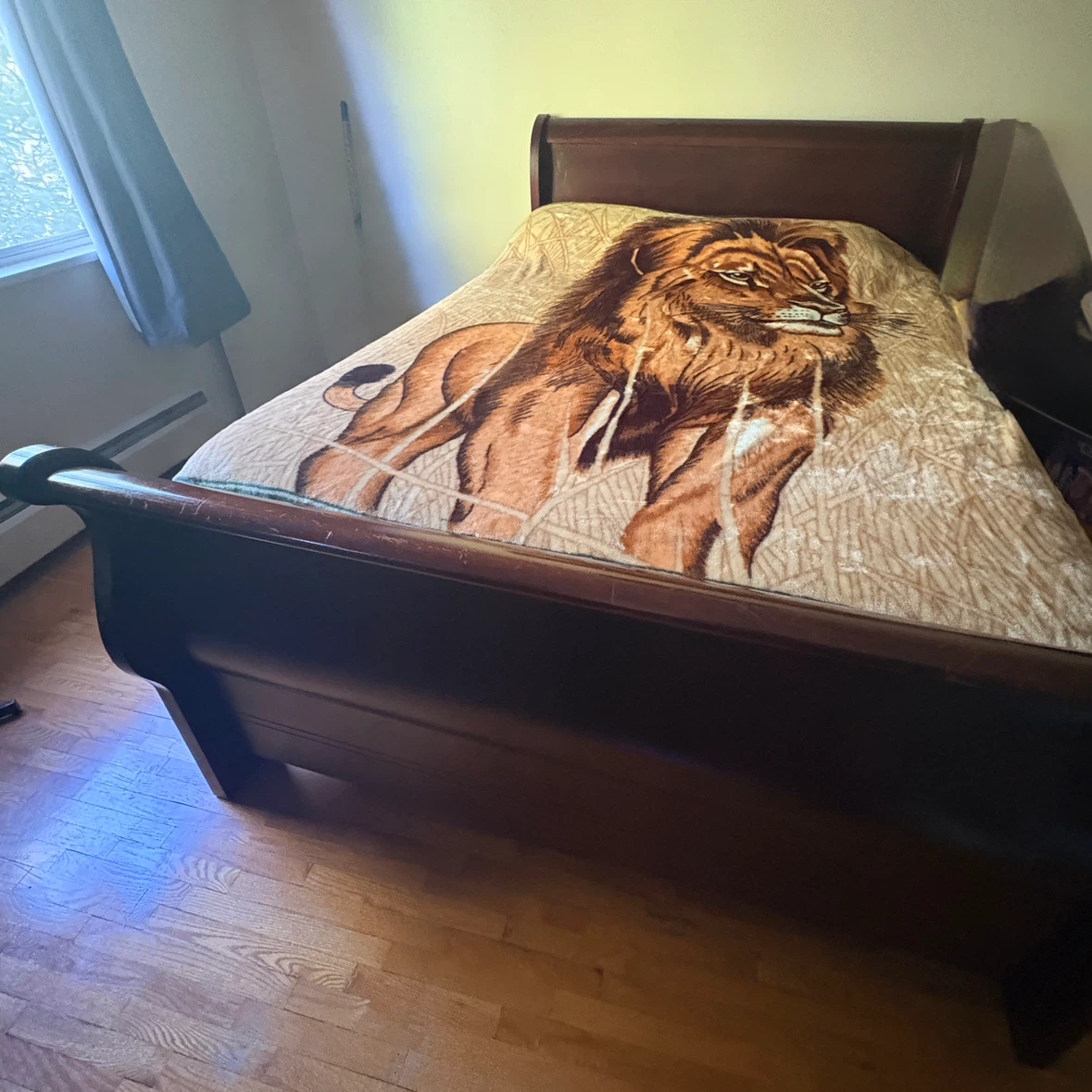 Dark wood queen  sleigh bed frame