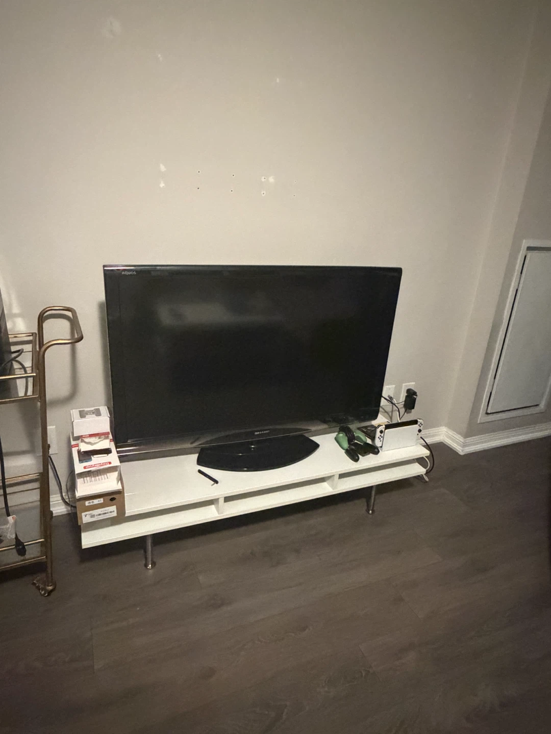 Apartment move out sale