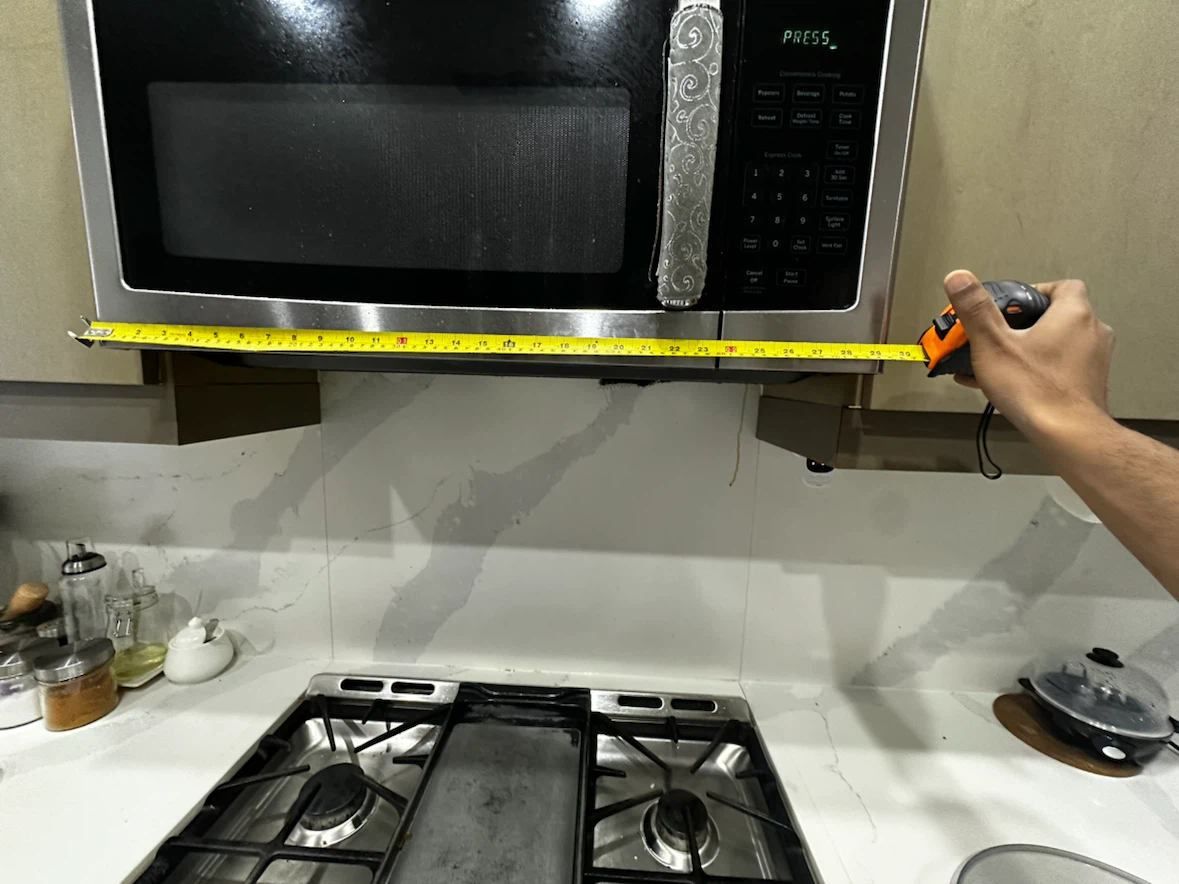 GE Over-the-Range Microwave 30 inches - photo 3
