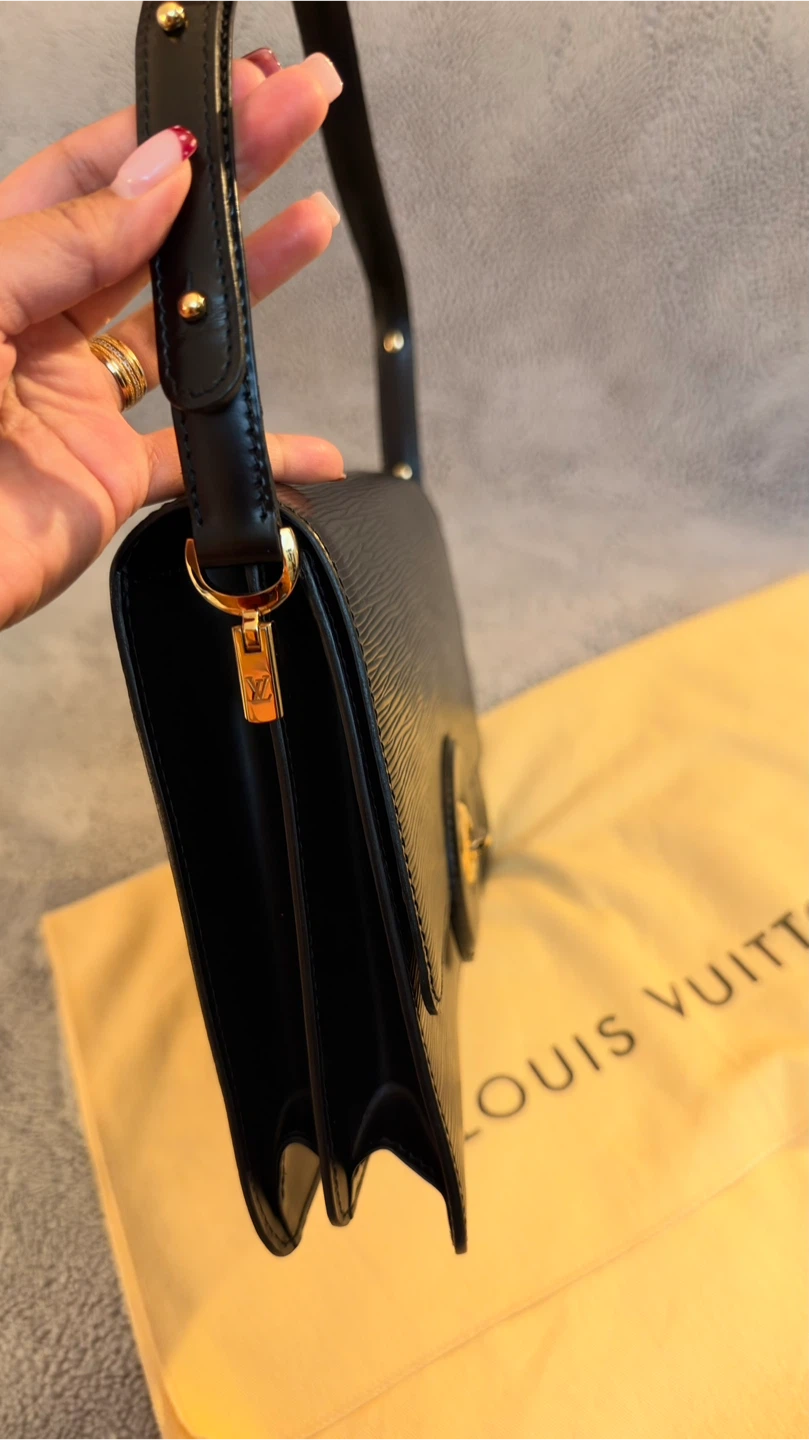 Louis Vuitton Epi Leather Shoulder Bag - photo 5