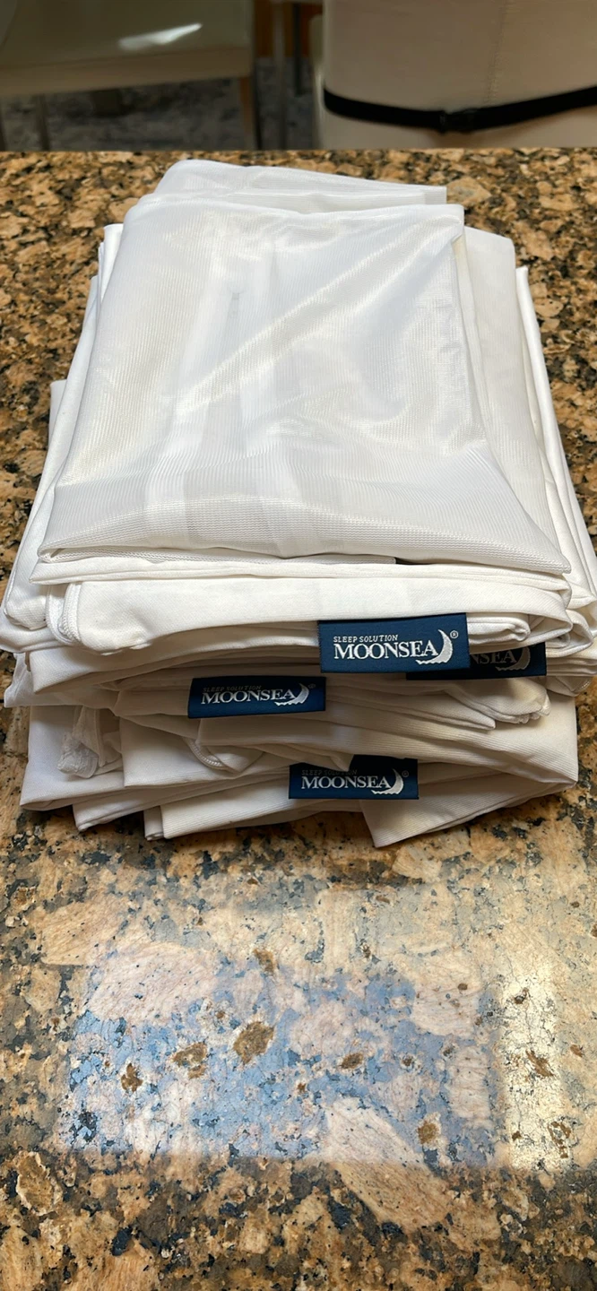 Pillowcase protectors - photo 3