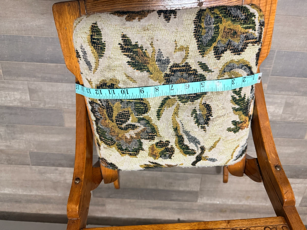 Vintage Wooden Rocking Chair - photo 2