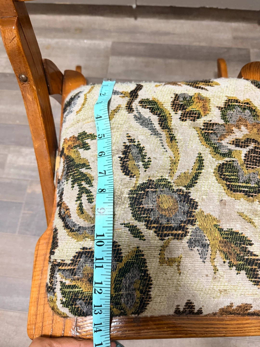 Vintage Wooden Rocking Chair - photo 3