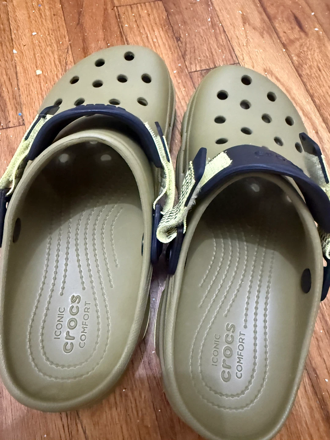 Crocs Olive Green Unisex Clogs - photo 3