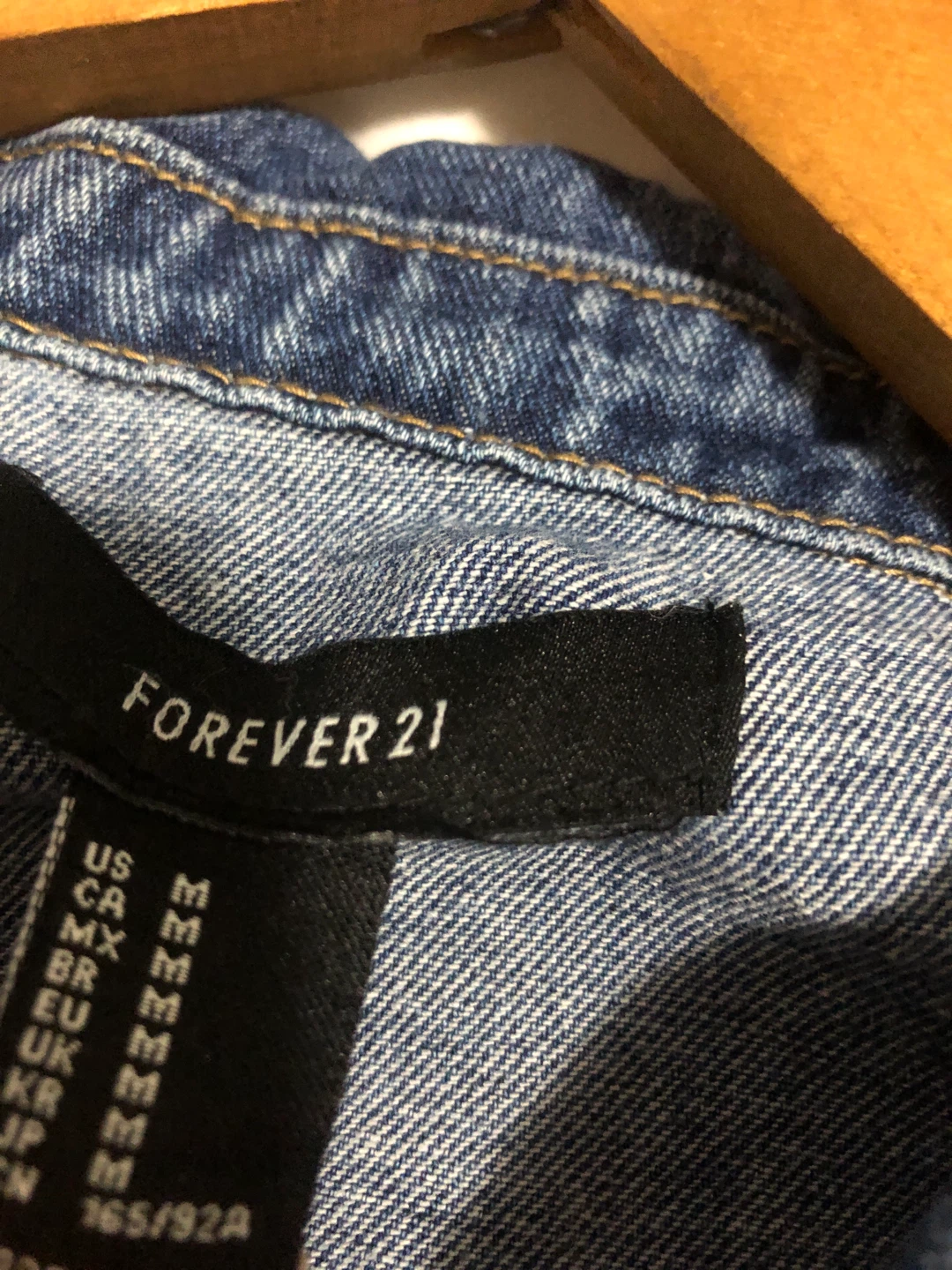 Forever 21 Medium Denim Jacket with Sequin Leopard Patch - photo 5