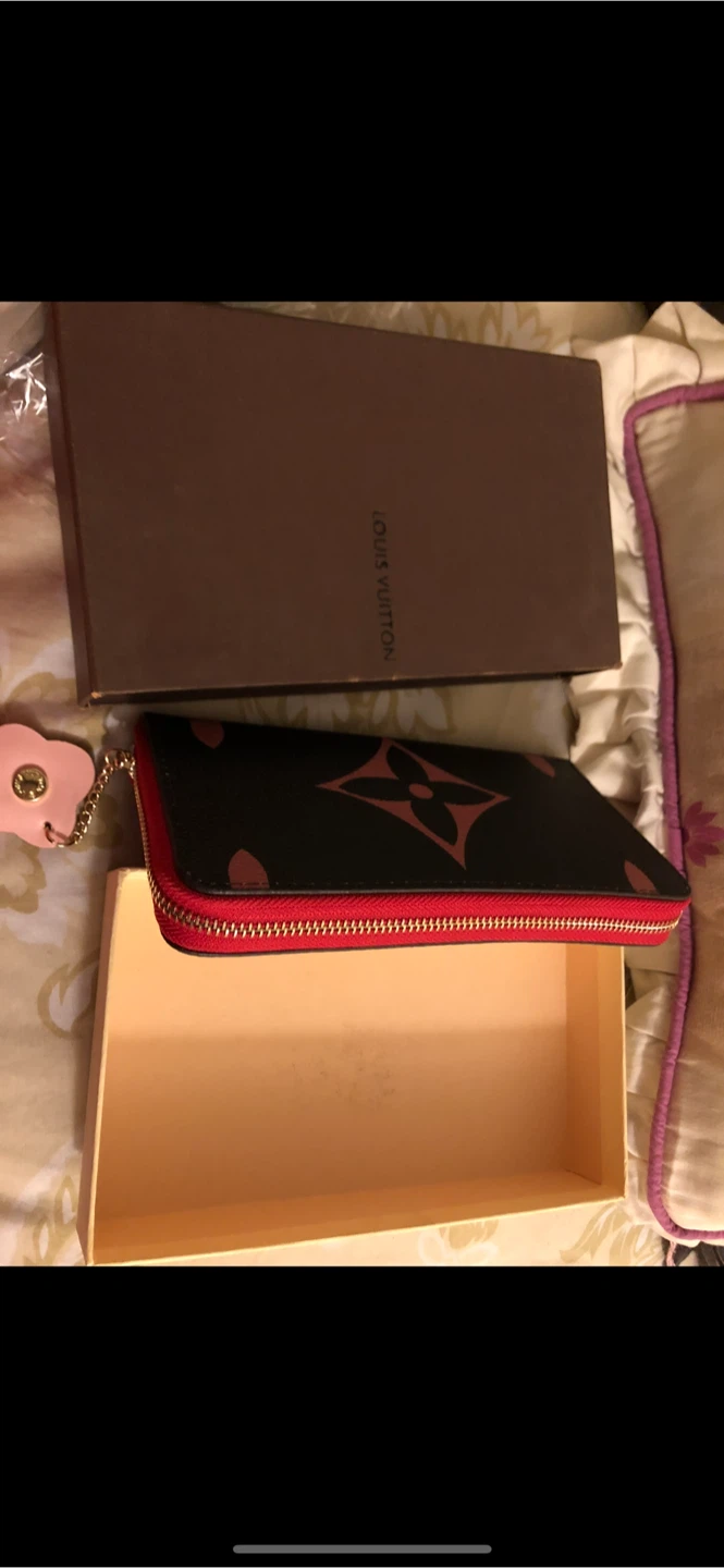 Louis Vuitton Monogram Giant Zippy Wallet - photo 3
