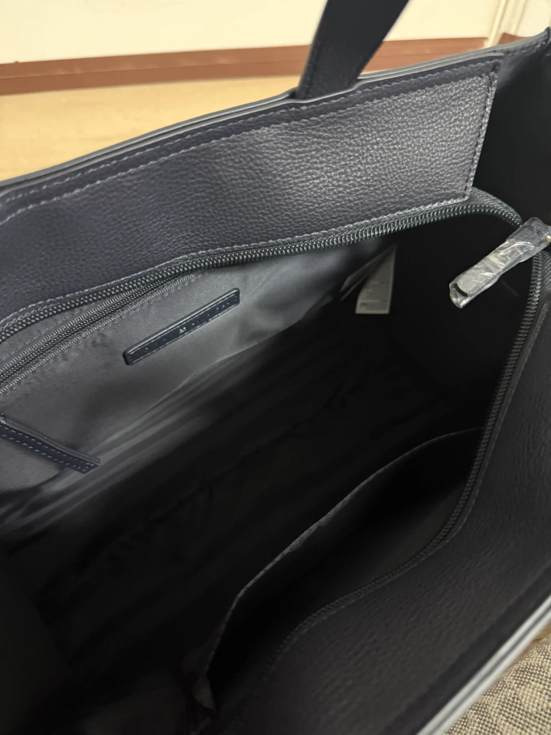 Tommy Hilfiger Monogram Tote Bag - photo 5