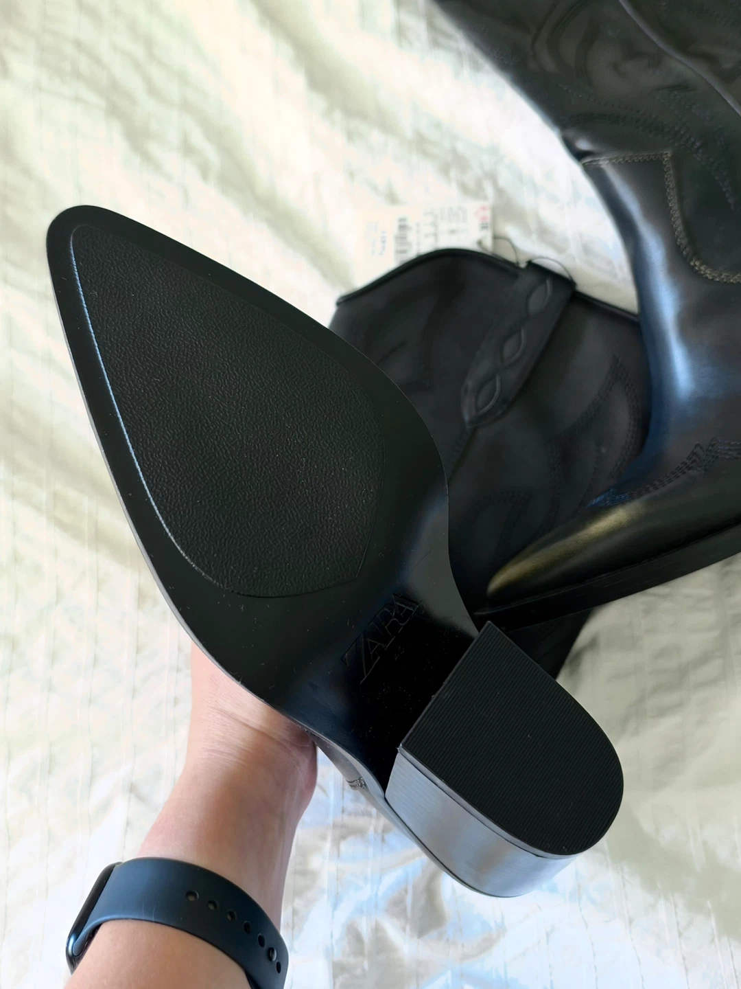 Brand new. Size 40. Pick up McKenzie Towne. - photo 3
