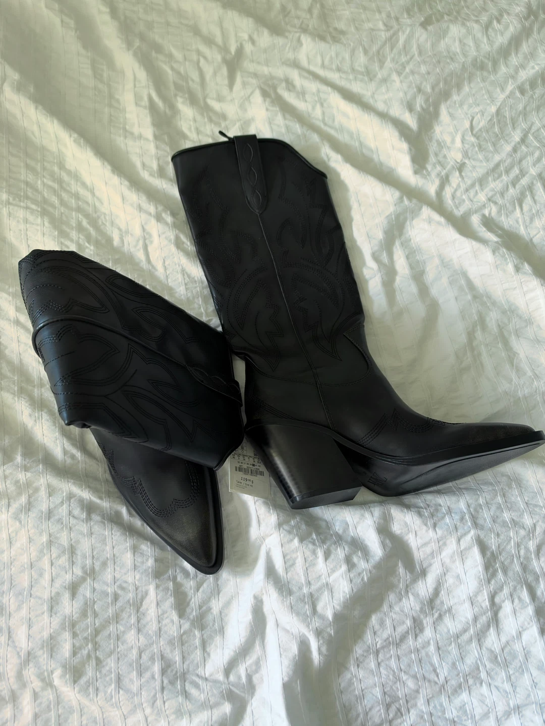 Brand new. Size 40. Pick up McKenzie Towne. - photo 4