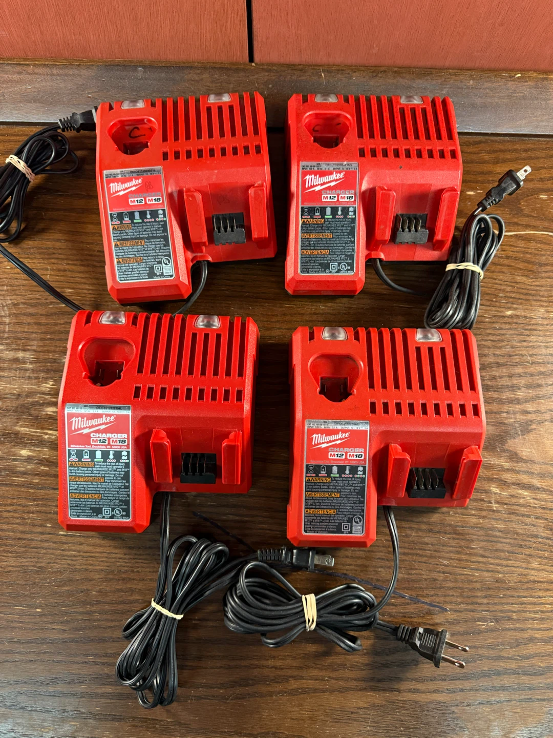 Milwaukee M12/M18 Lithium-Ion Battery Multi-Voltage Charger