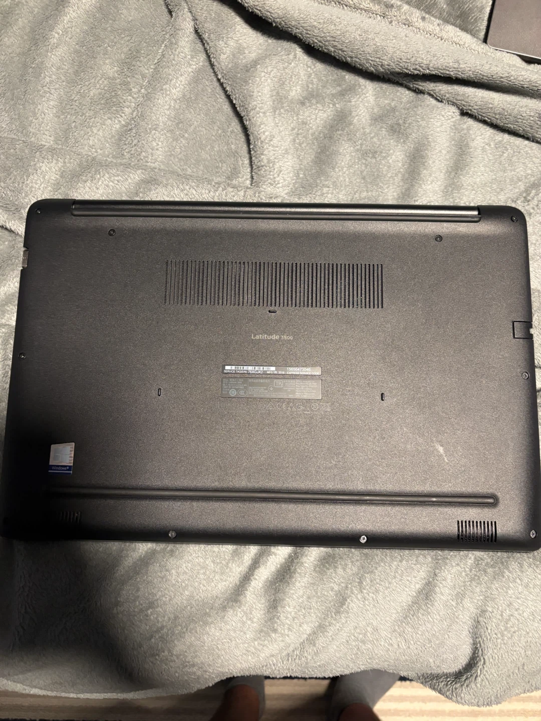 Dell Latitude 3500 Laptop - photo 2