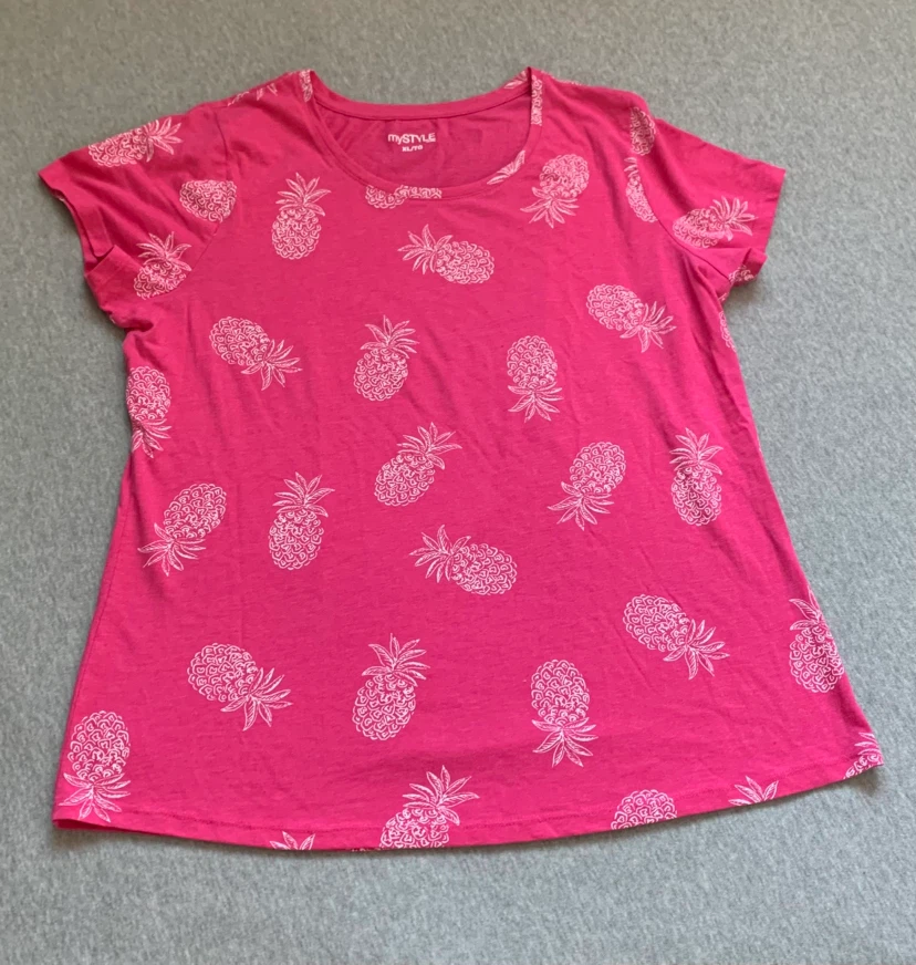 Pink Pineapple 🍍 Print T-Shirt - Ladies Size XL