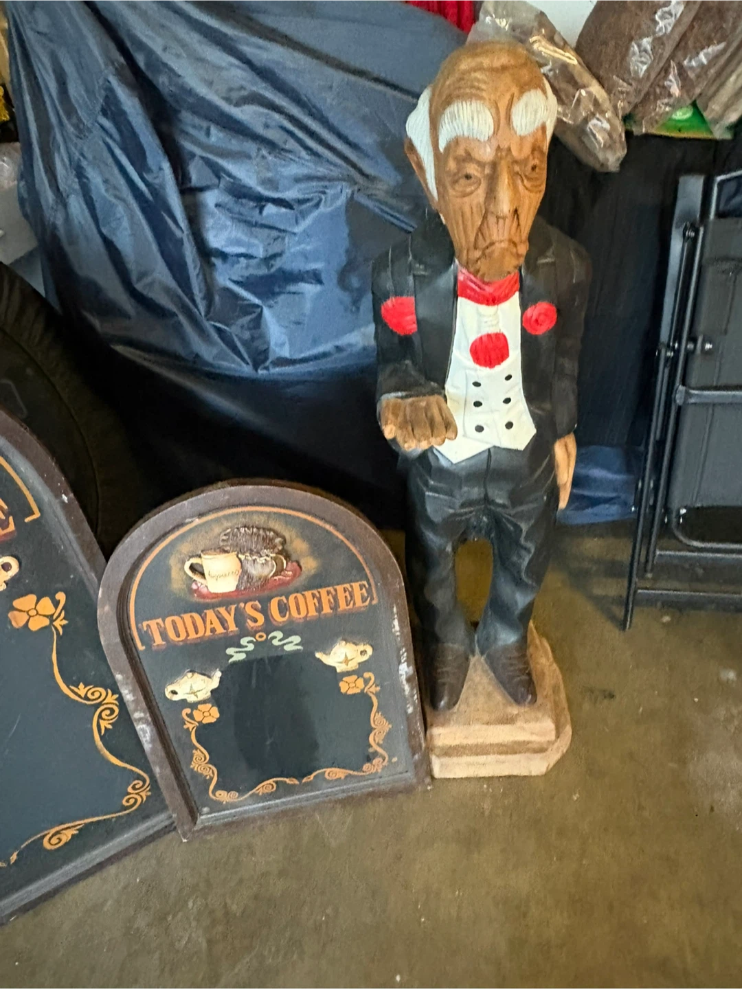 Restaurant decor