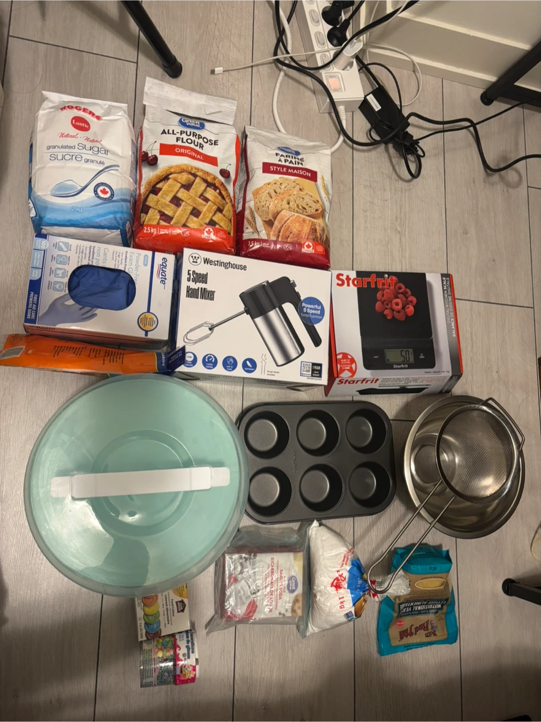 Baking Supplies Bundle (Electric Mixer & Kitchen Scale)