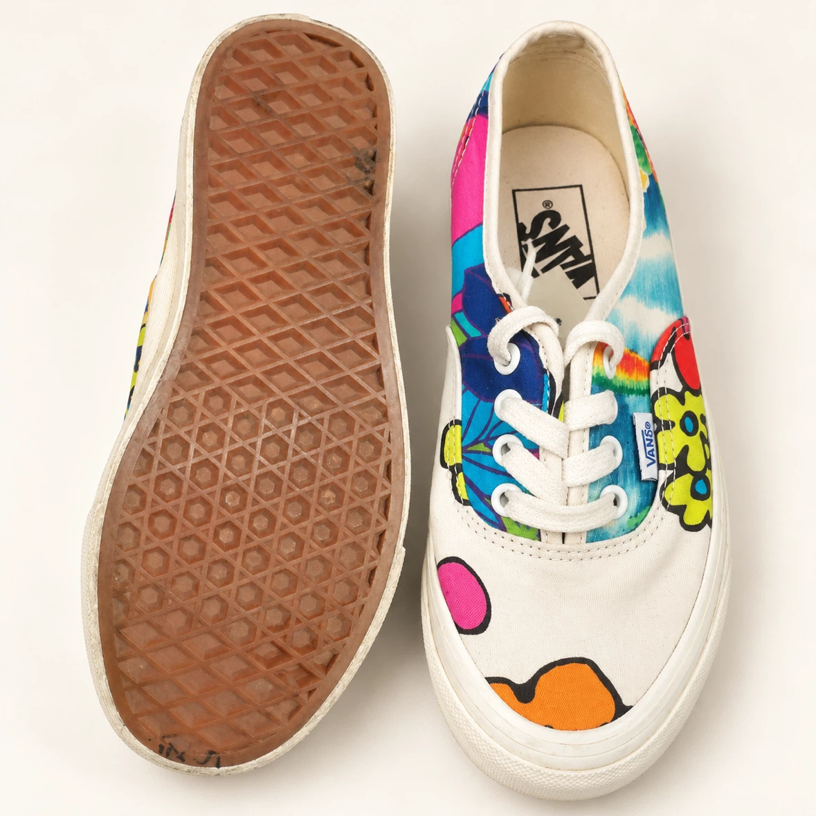 Vans sneakers size 6 woman’s - photo 2