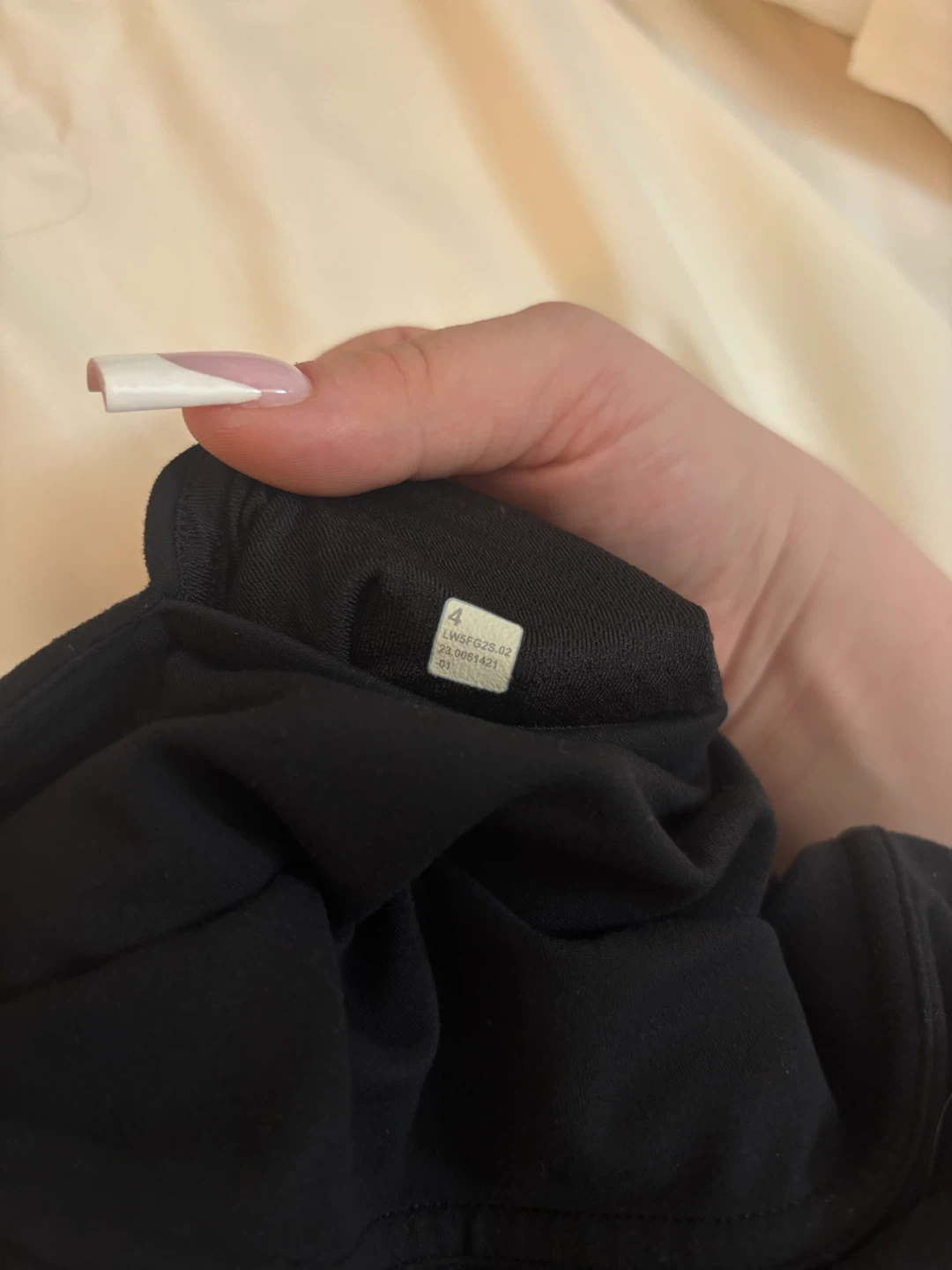 Lululemon Black Flare Leggings Size 4 - photo 3
