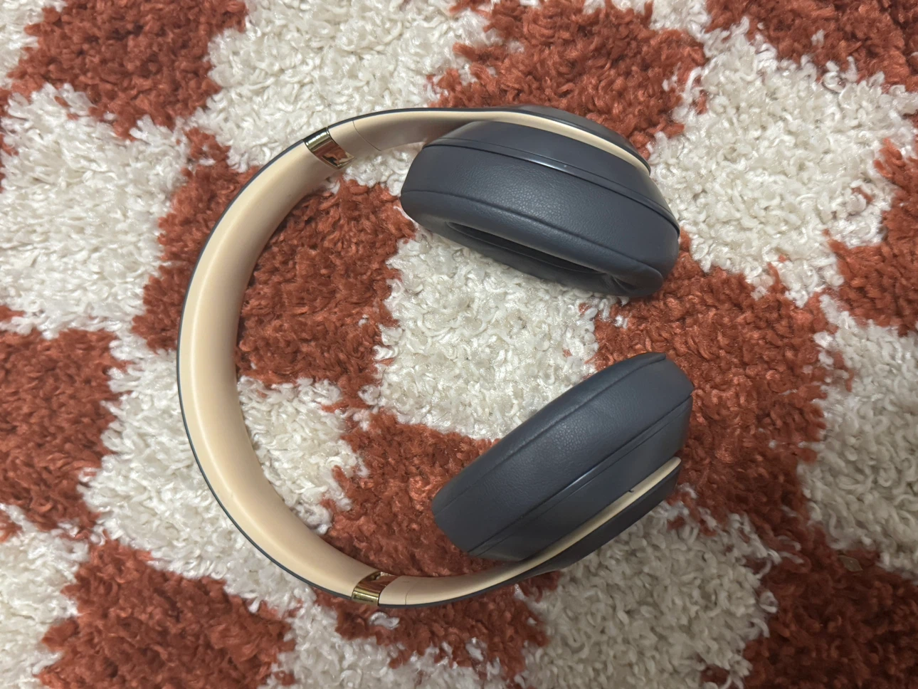 Beats by Dre Studio Headphones used VERY lightly - photo 3