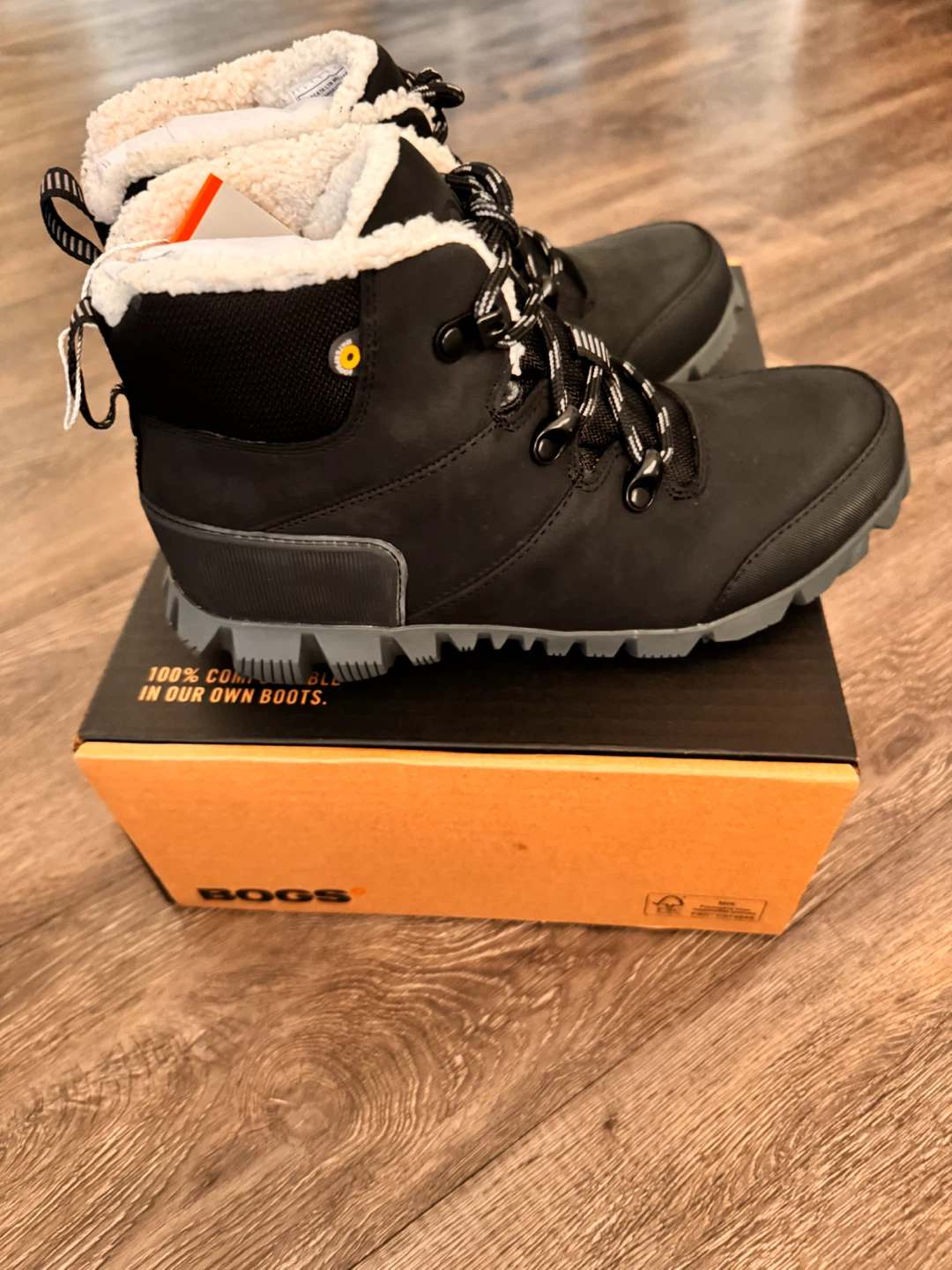 New Bogs winter boots size 6.5 new - photo 2