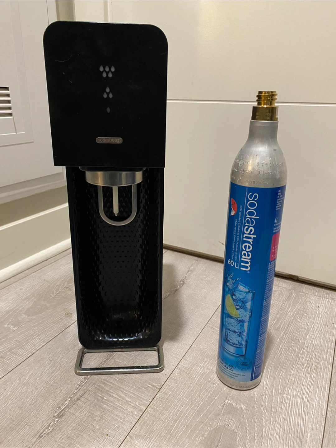 SodaStream & 2 Empty Cylinders