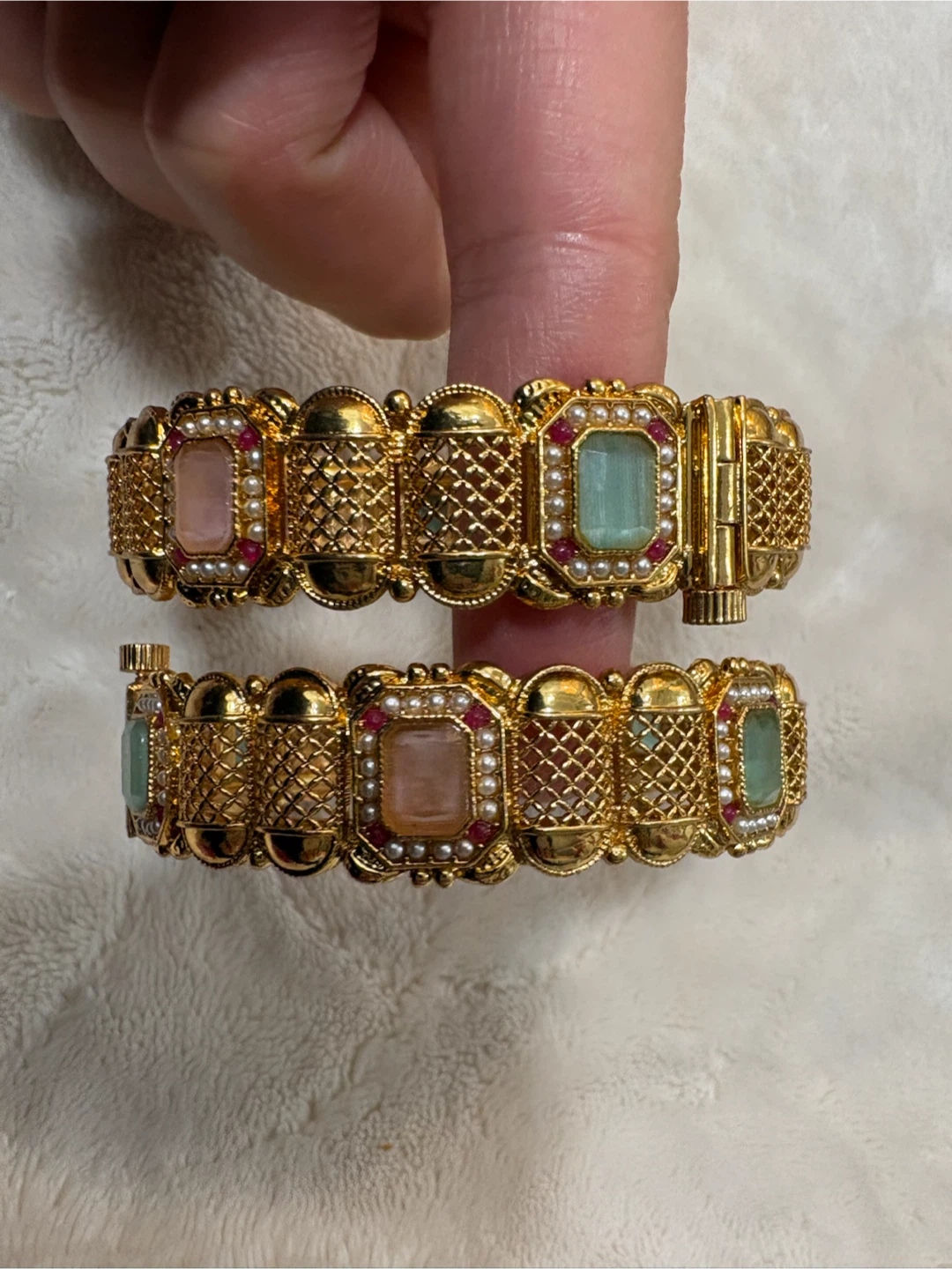 Pair of Gold Tone Hinged Bangles - photo 2