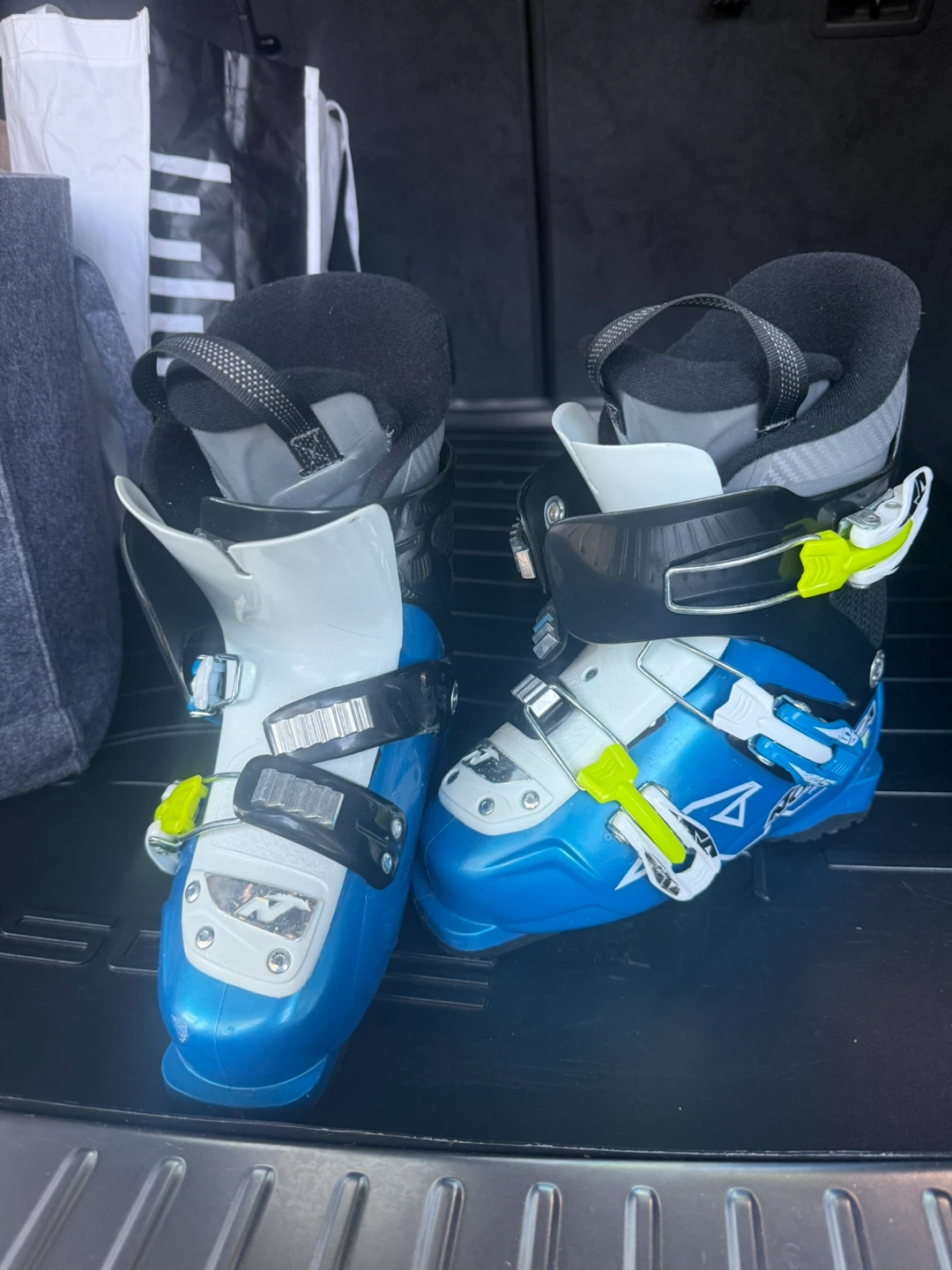Nordica Firearrow Team 3 Ski Boots