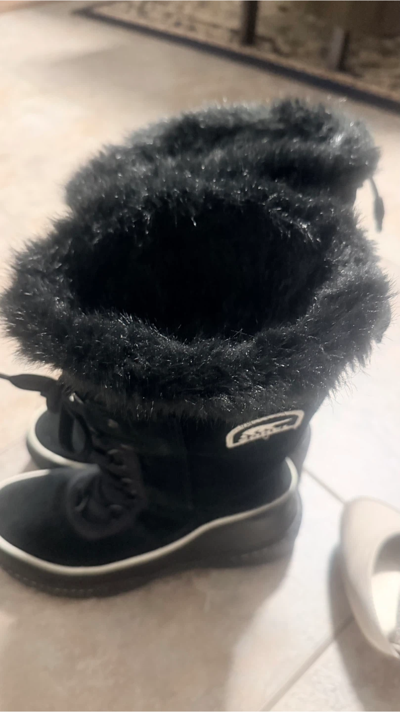 women’s winter boots,  size 7