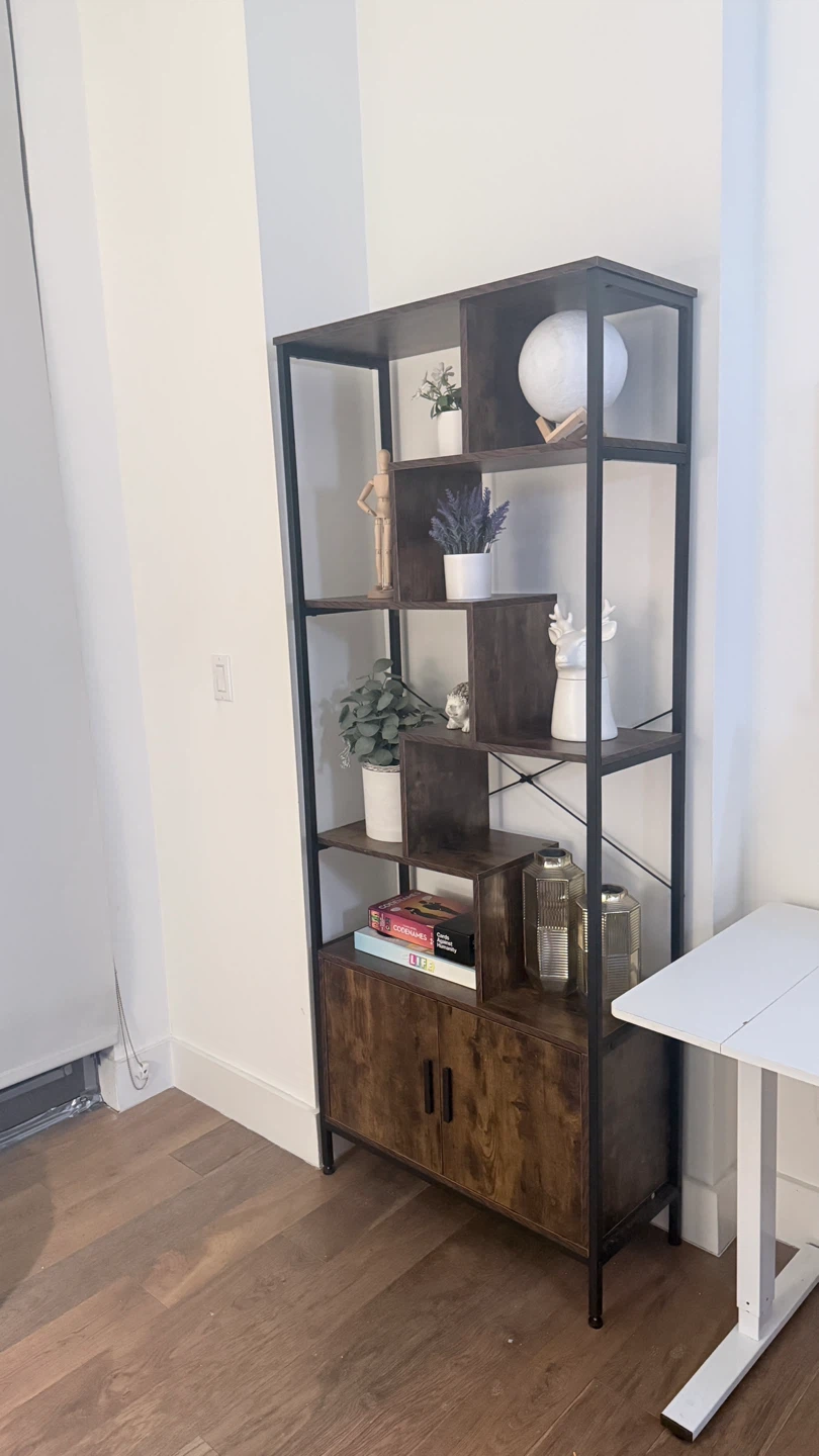 Bookshelf / Display Shelf