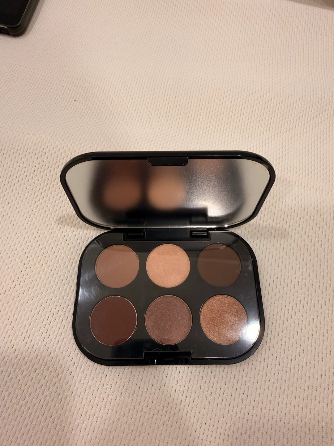 MAC Connect In Colour Eyeshadow Palette - Embedded In Burgundy - photo 4
