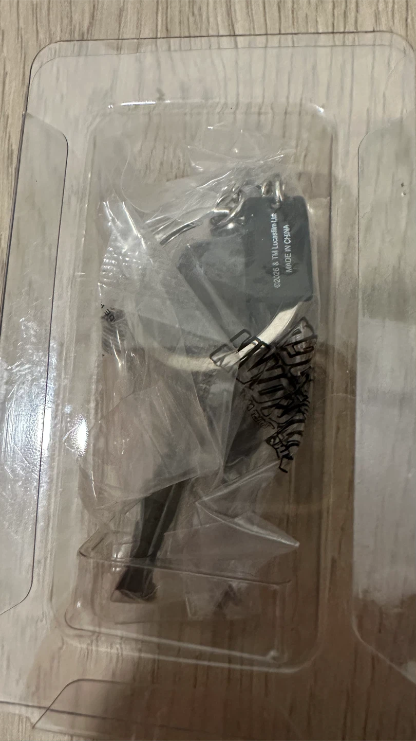 Star Wars The Mandalorian Keychain - photo 3