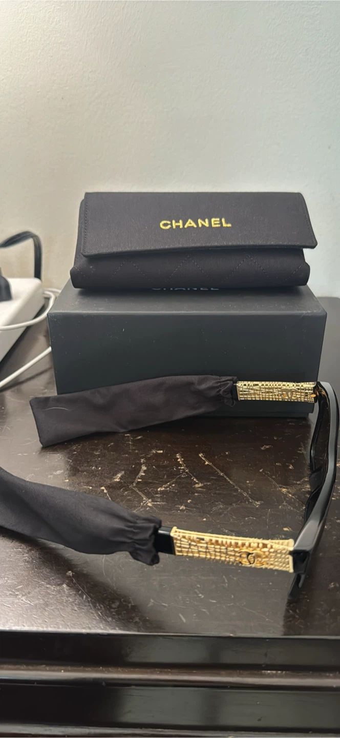 Brand new Chanel Sunglasses with Gold Detail - photo 2